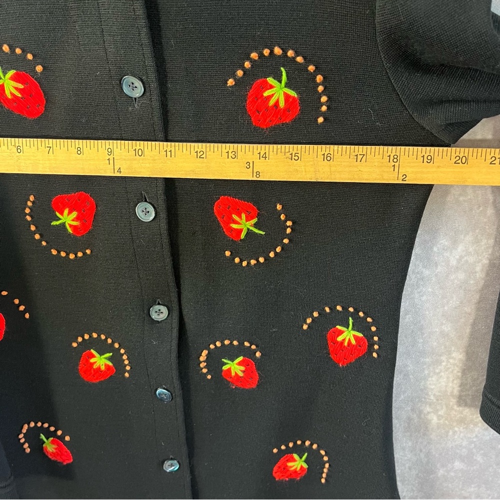 Vintage Di Costa Cardigan Women 12 Black Embroidered Strawberries 60s *See Desc* - Picture 7 of 9